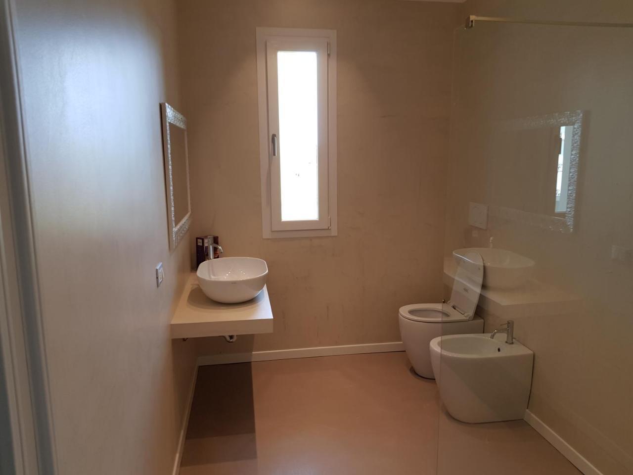 Deluxe Queen Suite