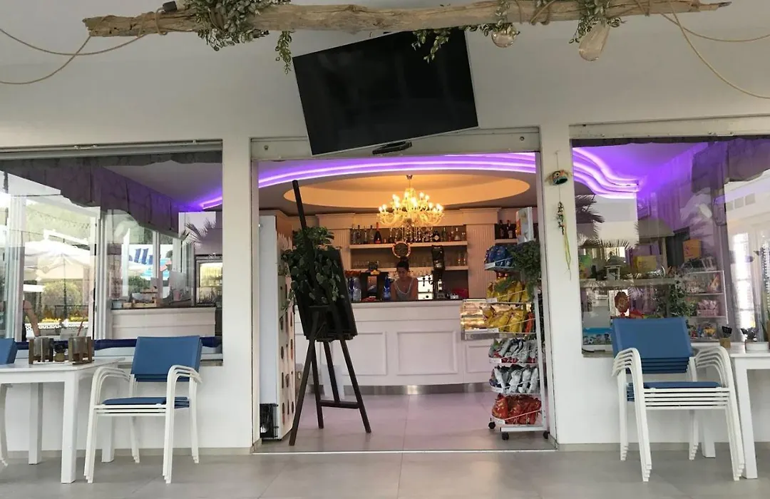 Hotel Donatella Pinarella-1